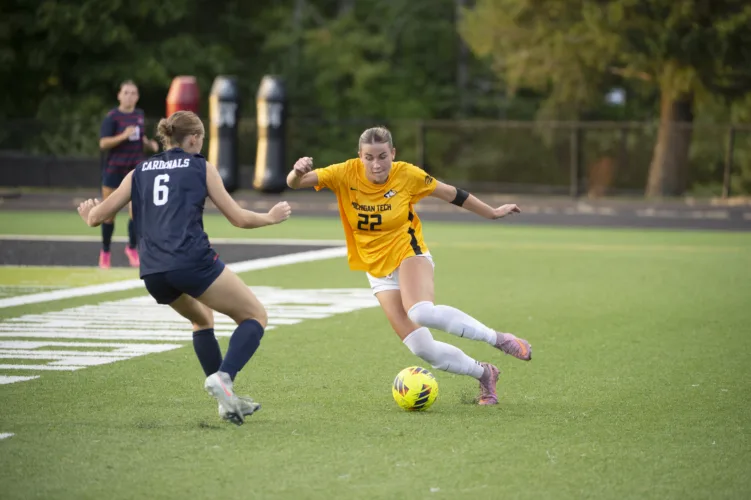 Huskies soccer hits the road still looking for first win